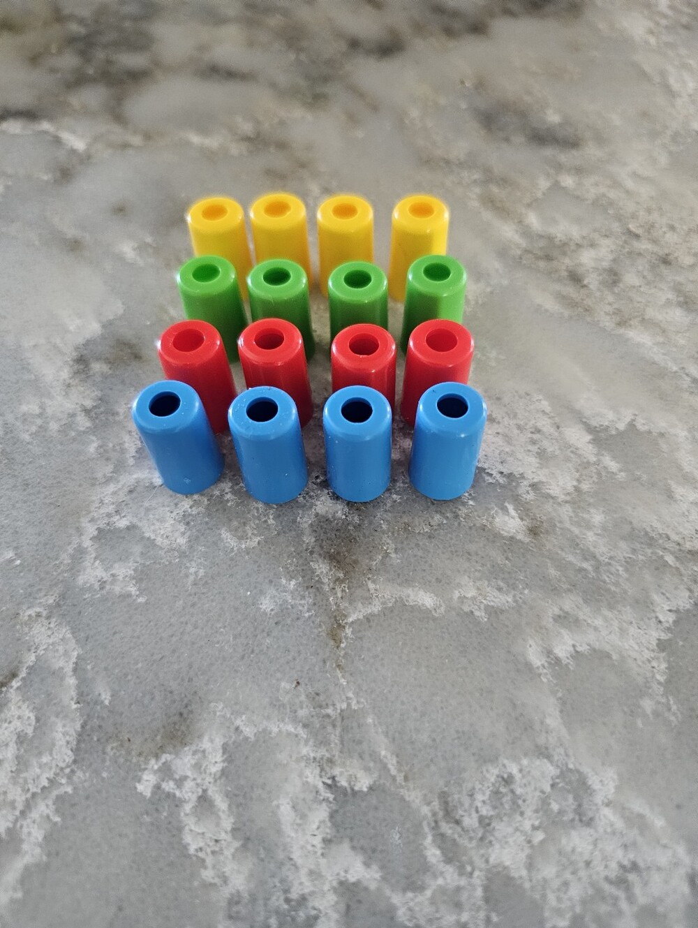 GENUINE Trouble game replacement pieces 16 yellow red green blue pegs